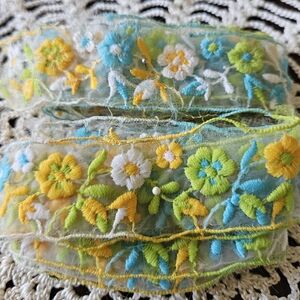 Vintage Lace Trim Embroidered Flowers 2pcs 1-43" 1-40"